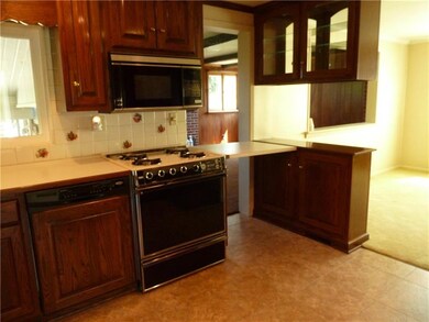 Drop leaf in kitchen for extra work space