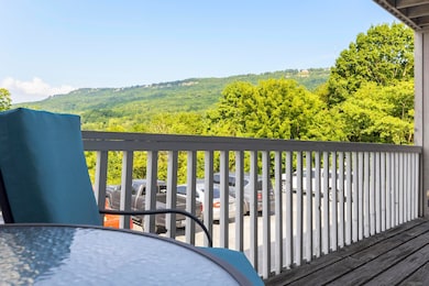 2025_08_August_800_Reads_Lake_Rd_Unit_00