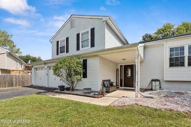 9 Cove Ct, Howell, NJ 07731 - photo 2