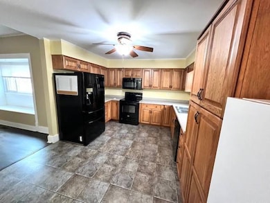 102 W Logan St, Rushville, IL 62681 - photo 7