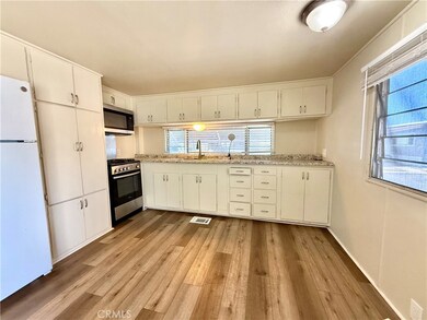 1895 W Devonshire Ave unit 135, Hemet, CA 92545 - photo 5