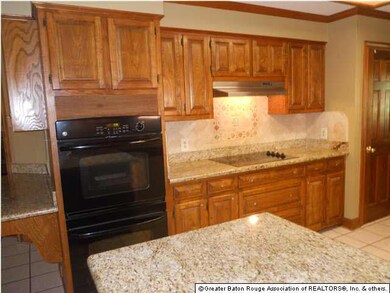 Great storage and large pantry, serving counter an