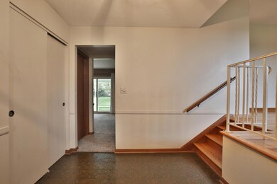 5773 Loganwood Rd, Columbus, OH 43229 - photo 4