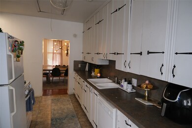 834 Arlington St, Houston, TX 77007 - photo 4