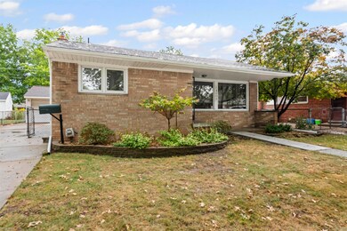 24608 Ursuline St, Saint Clair Shores, MI 48080 - photo 3