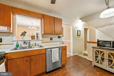 8724 Eddington Rd, Parkville, MD 21234 - photo 7