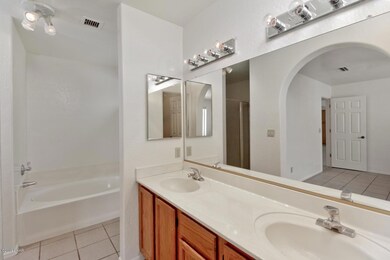 3944 Chemehuevi Blvd-16