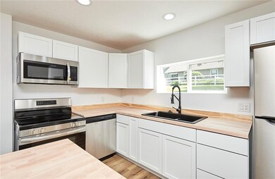 812 1st St N, Newton, IA 50208 - photo 4