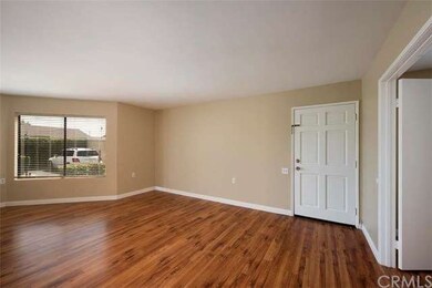 Living room (2)