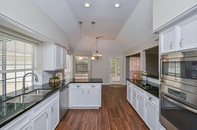 7926 Regal Spruce Ct, Houston, TX 77095 - photo 5