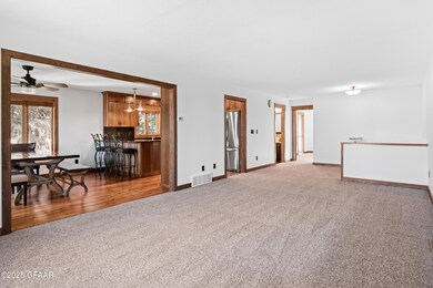 2502 S 36th St, Grand Forks, ND 58201 - photo 4