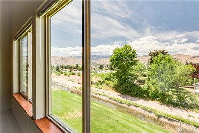 520 11th Street Place NE unit 25, East Wenatchee, WA 98802 - photo 2