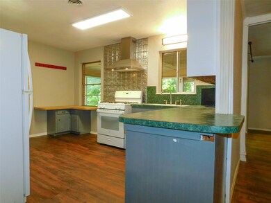 1716 Carlton St, Denton, TX 76201 - photo 7