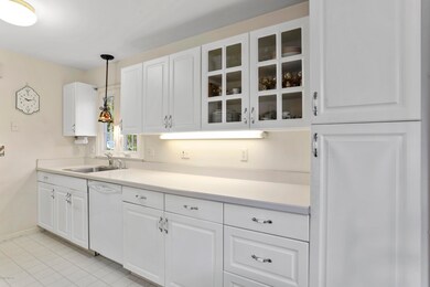 19 Le Grande Ave unit 18, Greenwich, CT 06830 - photo 5