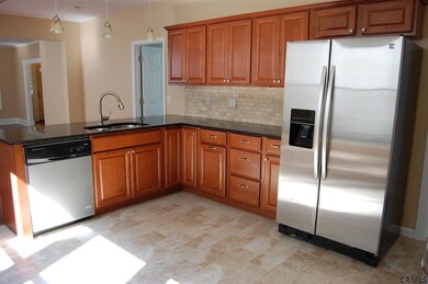 1050 Glenwood Blvd, Schenectady, NY 12308 - photo 5