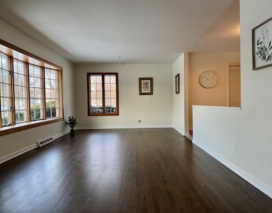 3051 S Scott St, Des Plaines, IL 60018 - photo 4