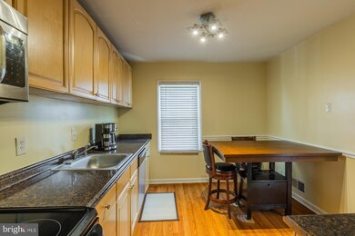 2918 Wythe Ct, Woodbridge, VA 22191 - photo 5
