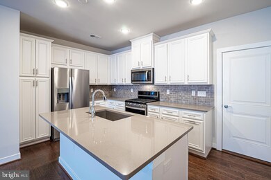 13337 Launders St unit 133, Herndon, VA 20171 - photo 4