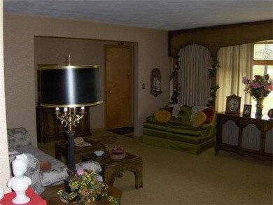 781 Dewey St, West Springfield, MA 01089 - photo 5