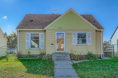 1644 Arlington Ave e - MLS Sized - 002 - 02 Exterior Front-2.jpg