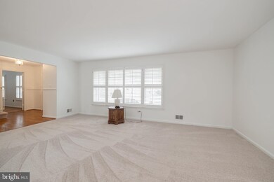 8004 Lake Pleasant Dr, Springfield, VA 22153 - photo 7