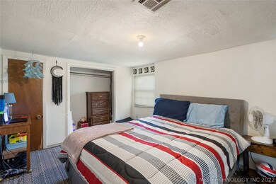 714 N Weenonah Ave, Claremore, OK 74017 - photo 2