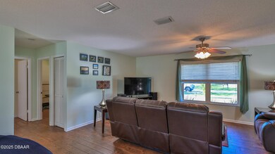Split Floor Plan!