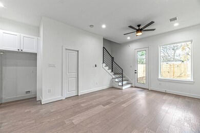 204 Marathon St unit B, Houston, TX 77018 - photo 3