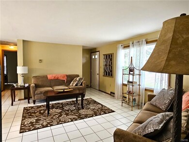 21 Rosemary St, Utica, NY 13501 - photo 5