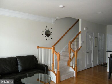 2227 Oberlin Dr unit 335A, Woodbridge, VA 22191 - photo 3