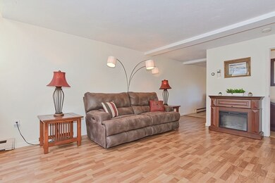 4 Goldenrod Ct unit 4, South Grafton, MA 01560 - photo 3