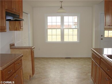 Kitchen - Showing large eat in area off kitchen - 
