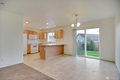 9915 Greenleaf Loop SE, Yelm, WA 98597 - photo 4