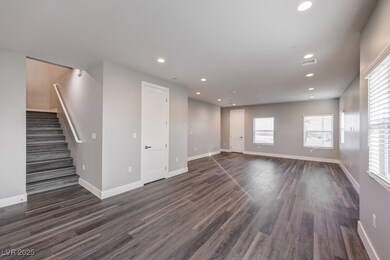 6511 Adrian Ridge Ct, Las Vegas, NV 89149 - photo 4