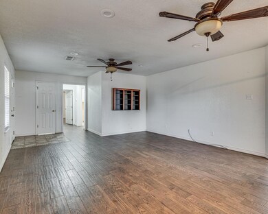 833 Isom Rd, Ennis, TX 75119 - photo 7