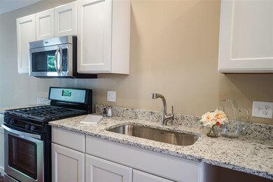 15 Deerwood Dr unit B, Nashua, NH 03063 - photo 6