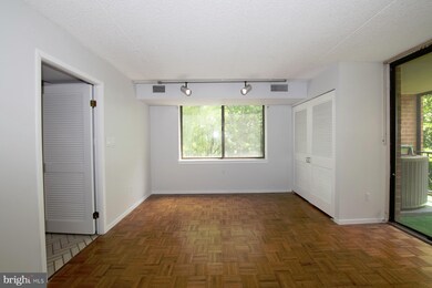 19 Rock Hill Rd unit 4G, Bala Cynwyd, PA 19004 - photo 6