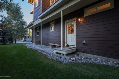 02-exterior-side-door-cat