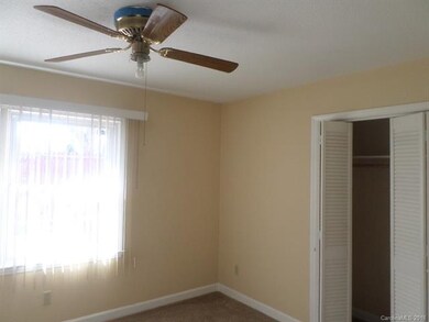 208 Brookmeade Dr, Statesville, NC 28625 - photo 7