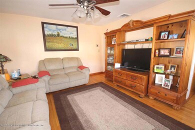 264 Edison St, Staten Island, NY 10306 - photo 4