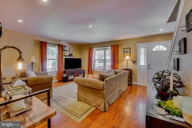 2472 Hillendale Dr, Norristown, PA 19403 - photo 2