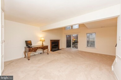 3918 Angelton Ct, Burtonsville, MD 20866 - photo 6