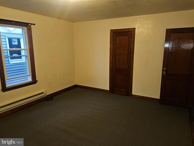 521 E Broad St unit 2, Tamaqua, PA 18252 - photo 5