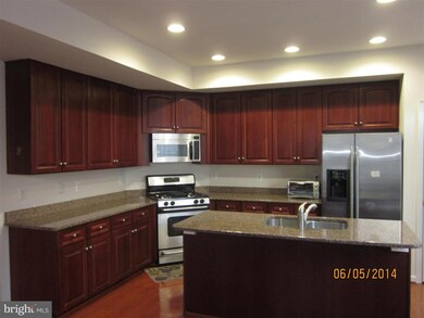42481 Regal Wood Dr, Ashburn, VA 20148 - photo 3