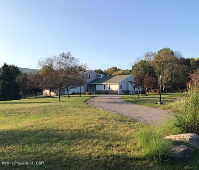 104 Red Oak Dr, Harveys Lake, PA 18618 - photo 2