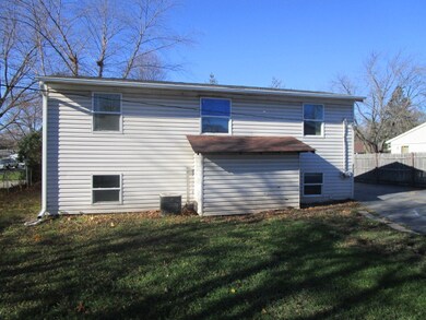 67 Alameda Dr, Carpentersville, IL 60110 - photo 7