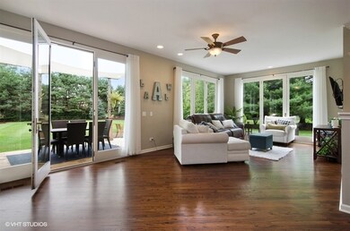 Bring the outdoors in! Enjoy this bright living sp