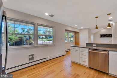 18 Lawrence Rd, Norristown, PA 19403 - photo 6