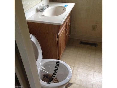 2306 24th St NE, Canton, OH 44705 - photo 3