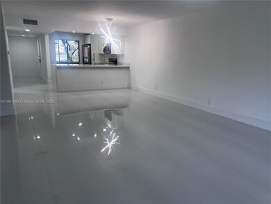 170 Lakeview Dr unit 103, Weston, FL 33326 - photo 6